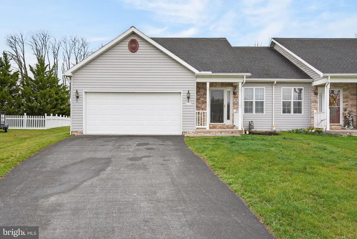 213 Maple Dr, Hanover, PA 17331 - #1