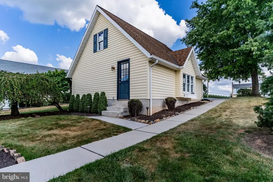 46 Lake Meade Dr, East Berlin, PA 17316 - #3