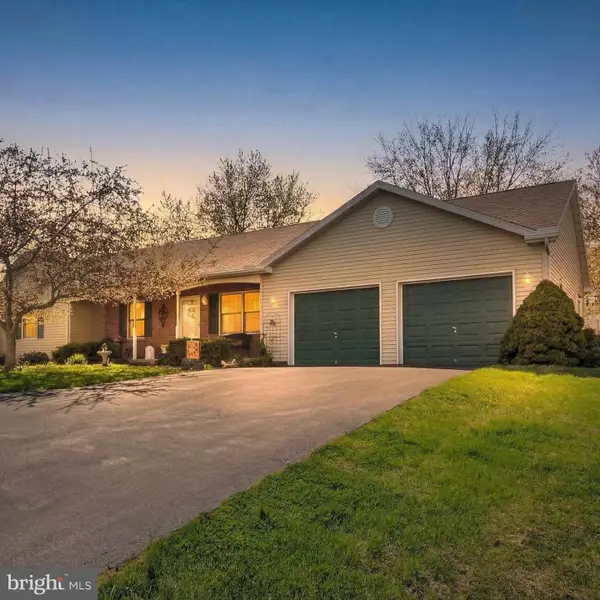 4 Hancock Dr, EAST BERLIN, PA 17316