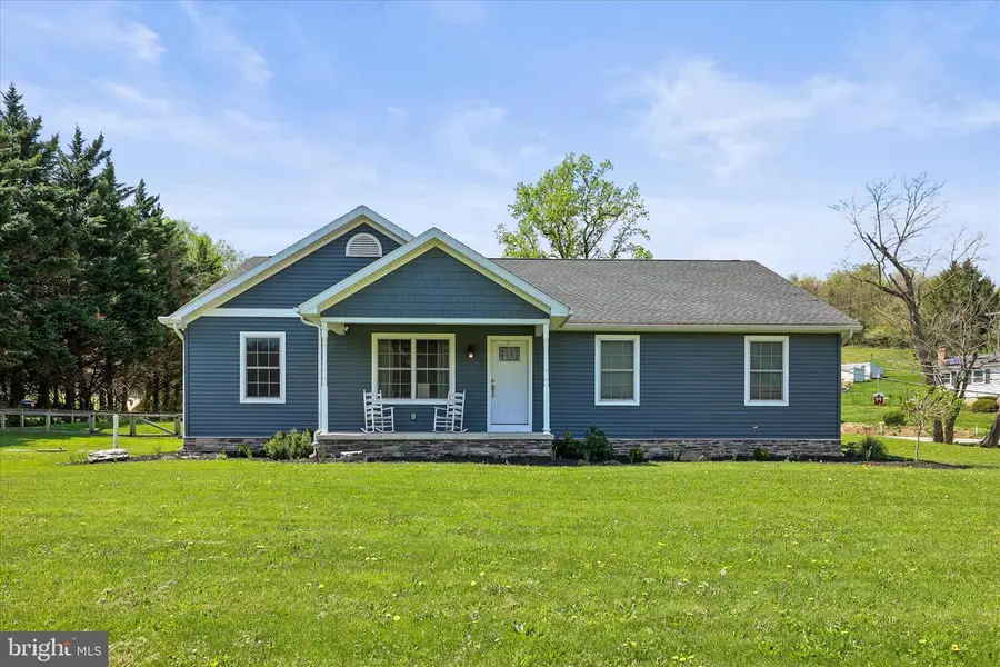 8 Orchard Dr, Hanover, PA 17331 - #3