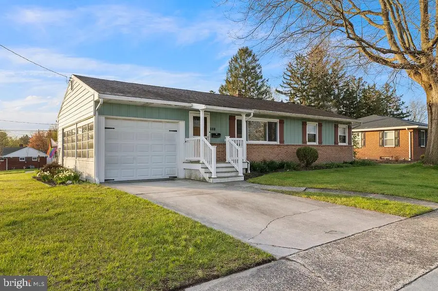 606 Fairview Ave, Gettysburg, PA 17325 - #2