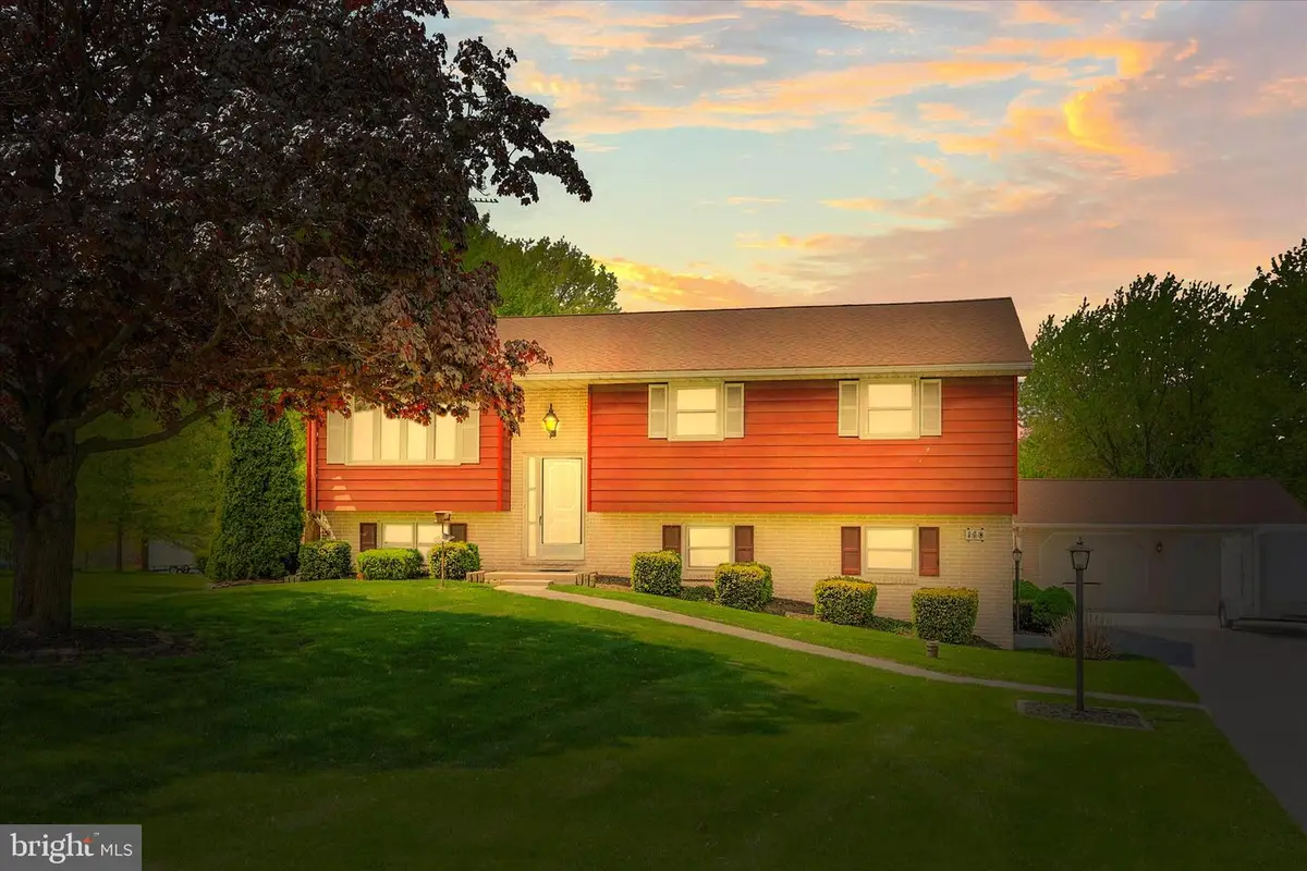 160 Elmwood Ave, Hanover, PA 17331 - #1