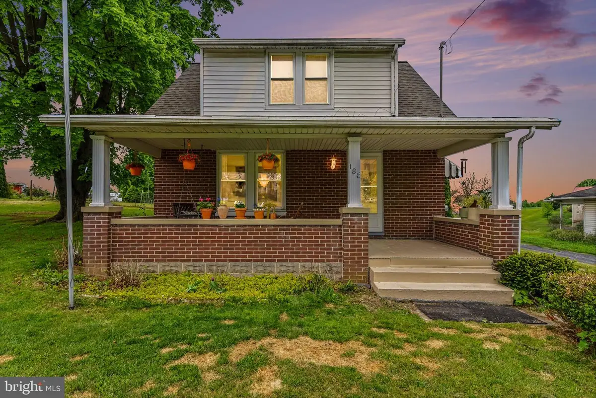 186 W York St, Biglerville, PA 17307 - #1