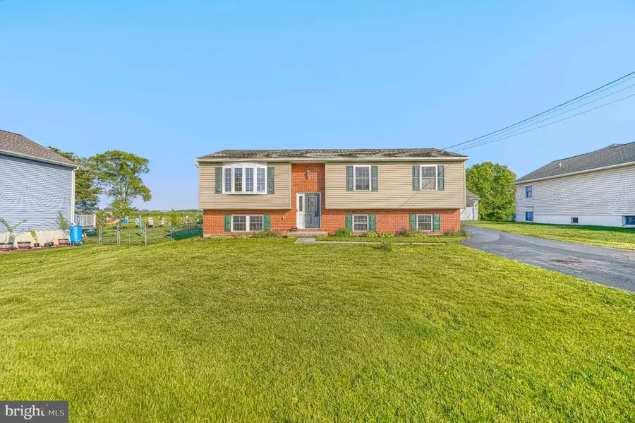 681 Grant Dr, Gettysburg, PA 17325 - #2