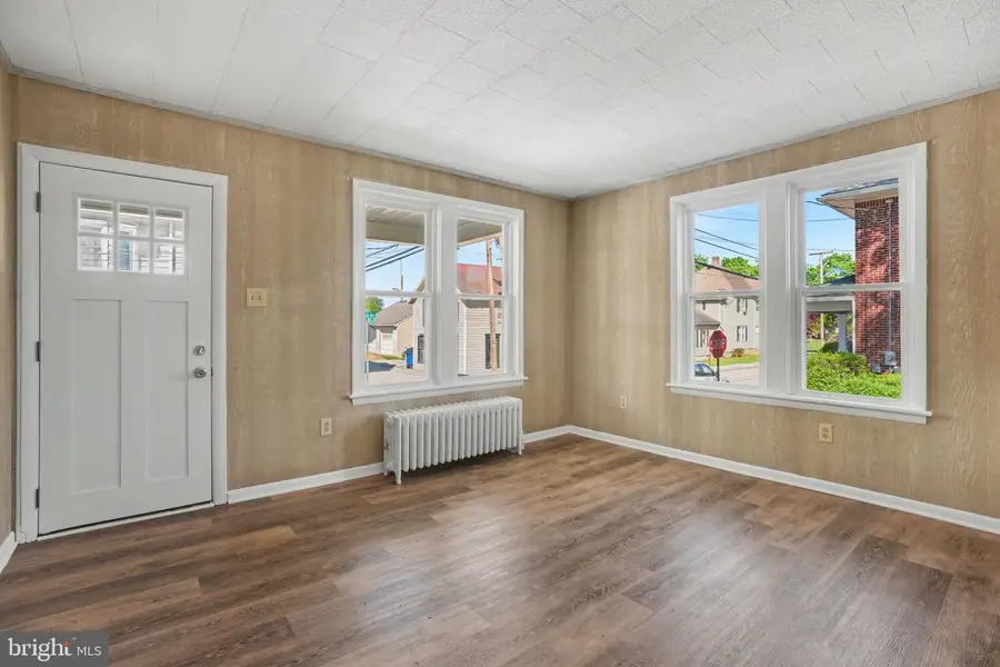 23 Park Ave, Littlestown, PA 17340 - #2