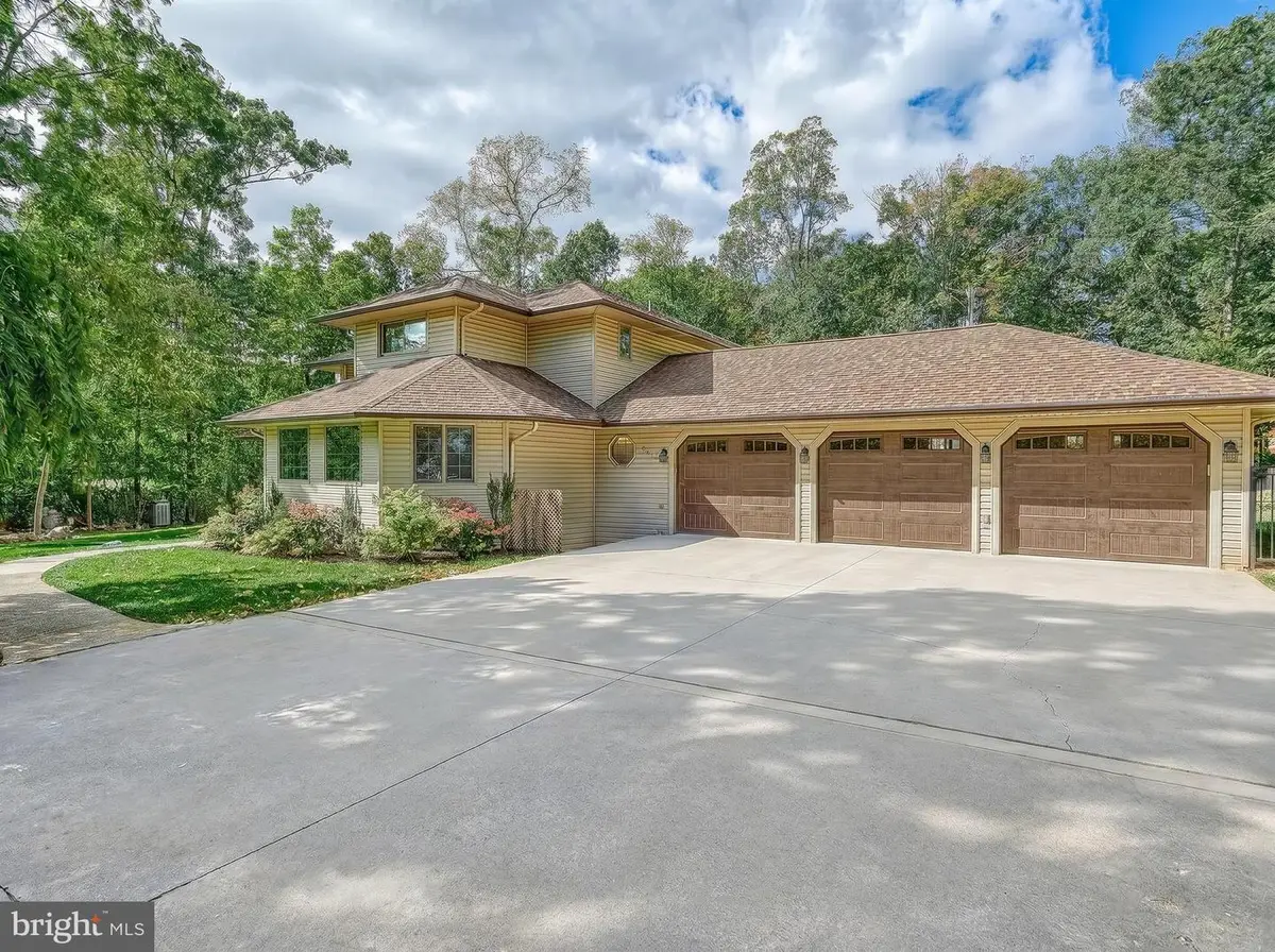 141 Lake Meade Dr, East Berlin, PA 17316 - #1