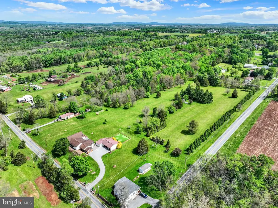 315 700 Rd, New Oxford, PA 17350 - #3