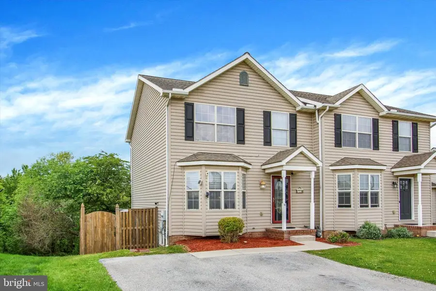 31 Hemlock Dr, Hanover, PA 17331 - #2