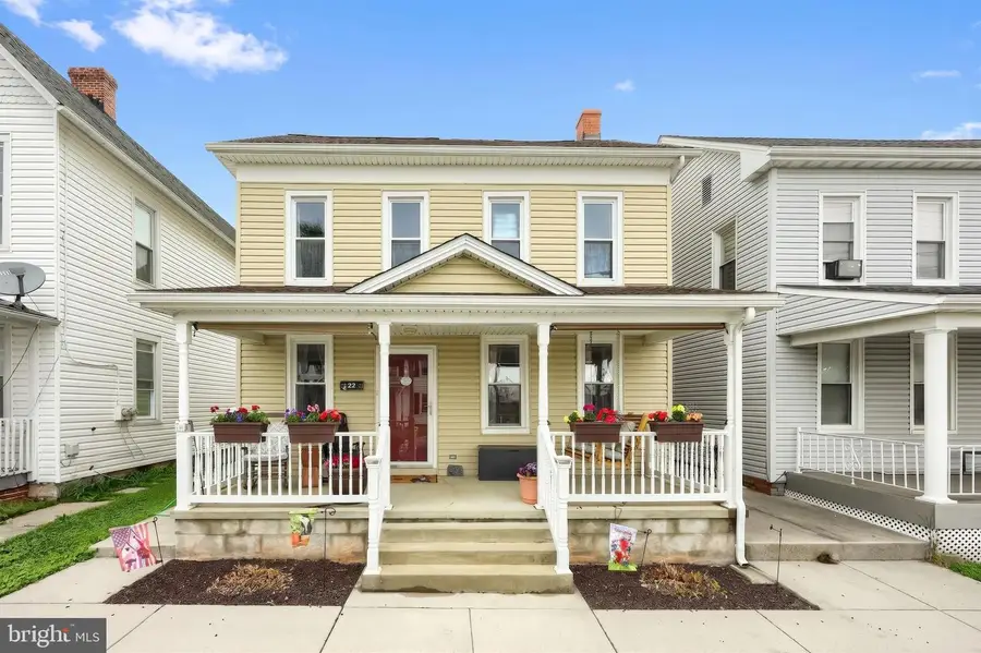22 N 4th St, McSherrystown, PA 17344 - #2