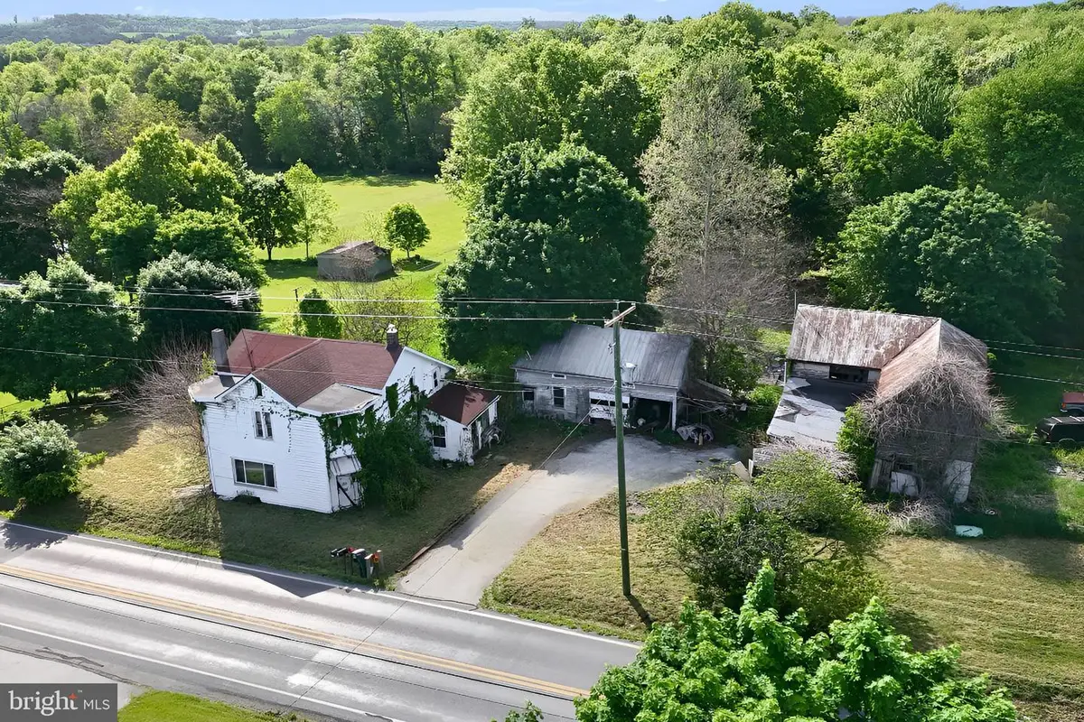 566 Hunterstown Rd, Gettysburg, PA 17325 - #1