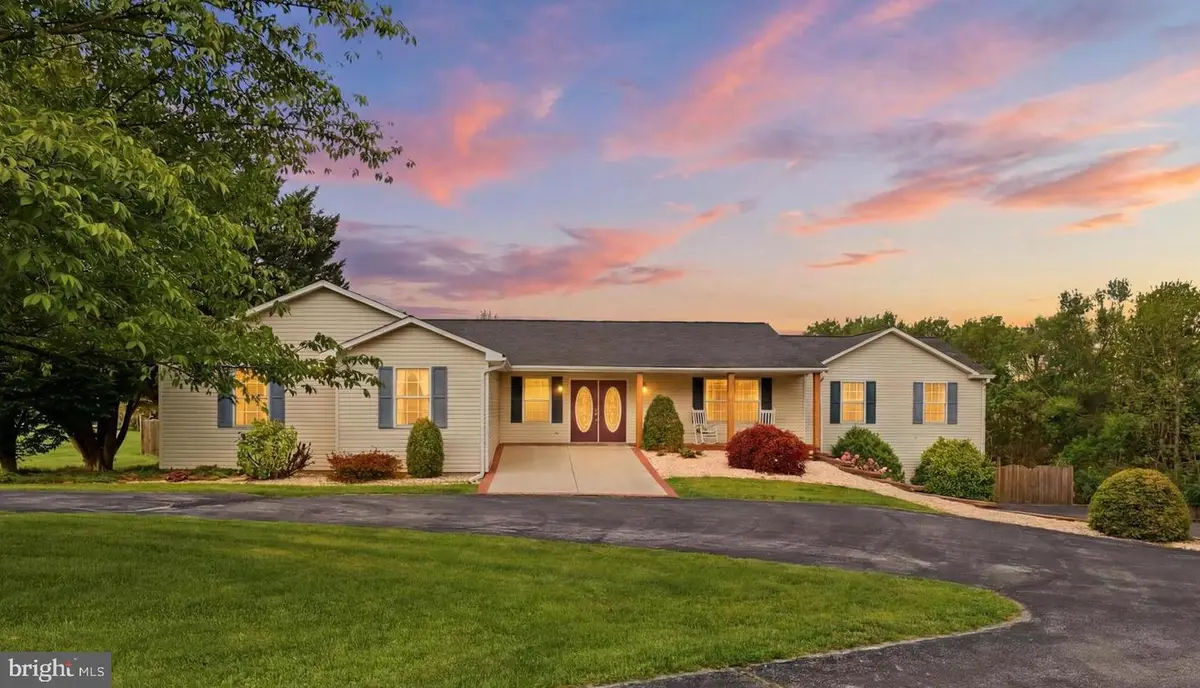 415 Barts Church Rd, Hanover, PA 17331 - #1