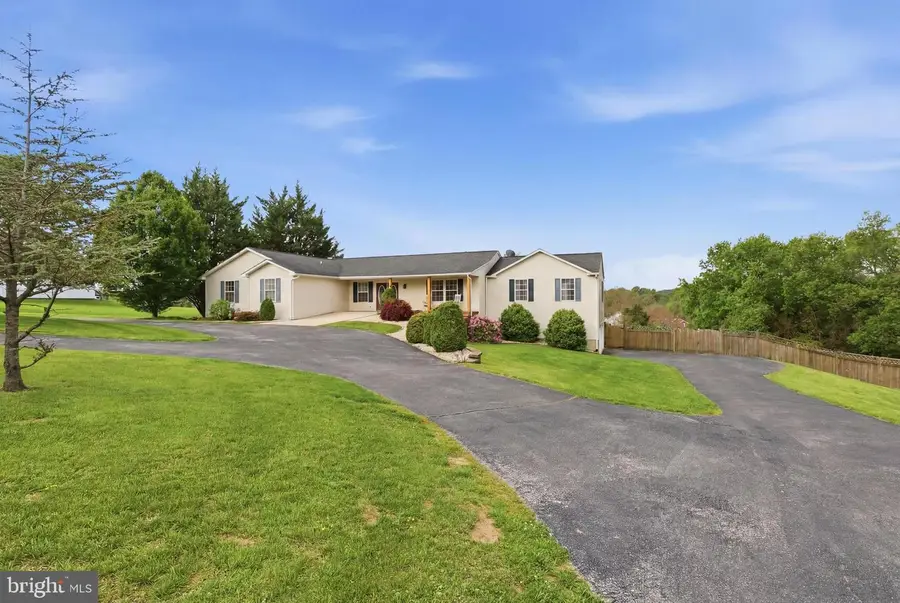 415 Barts Church Rd, Hanover, PA 17331 - #3
