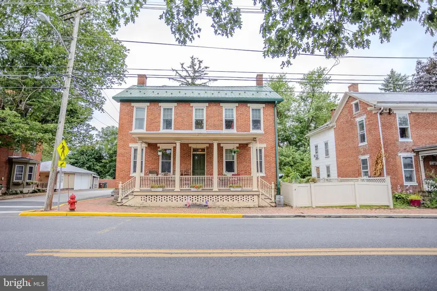 118 E Main St, Fairfield, PA 17320 - #2