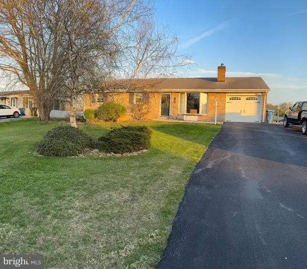 13 Ewell Dr, EAST BERLIN, PA 17316
