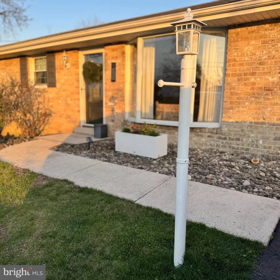 13 Ewell Dr, East Berlin, PA 17316 - #2