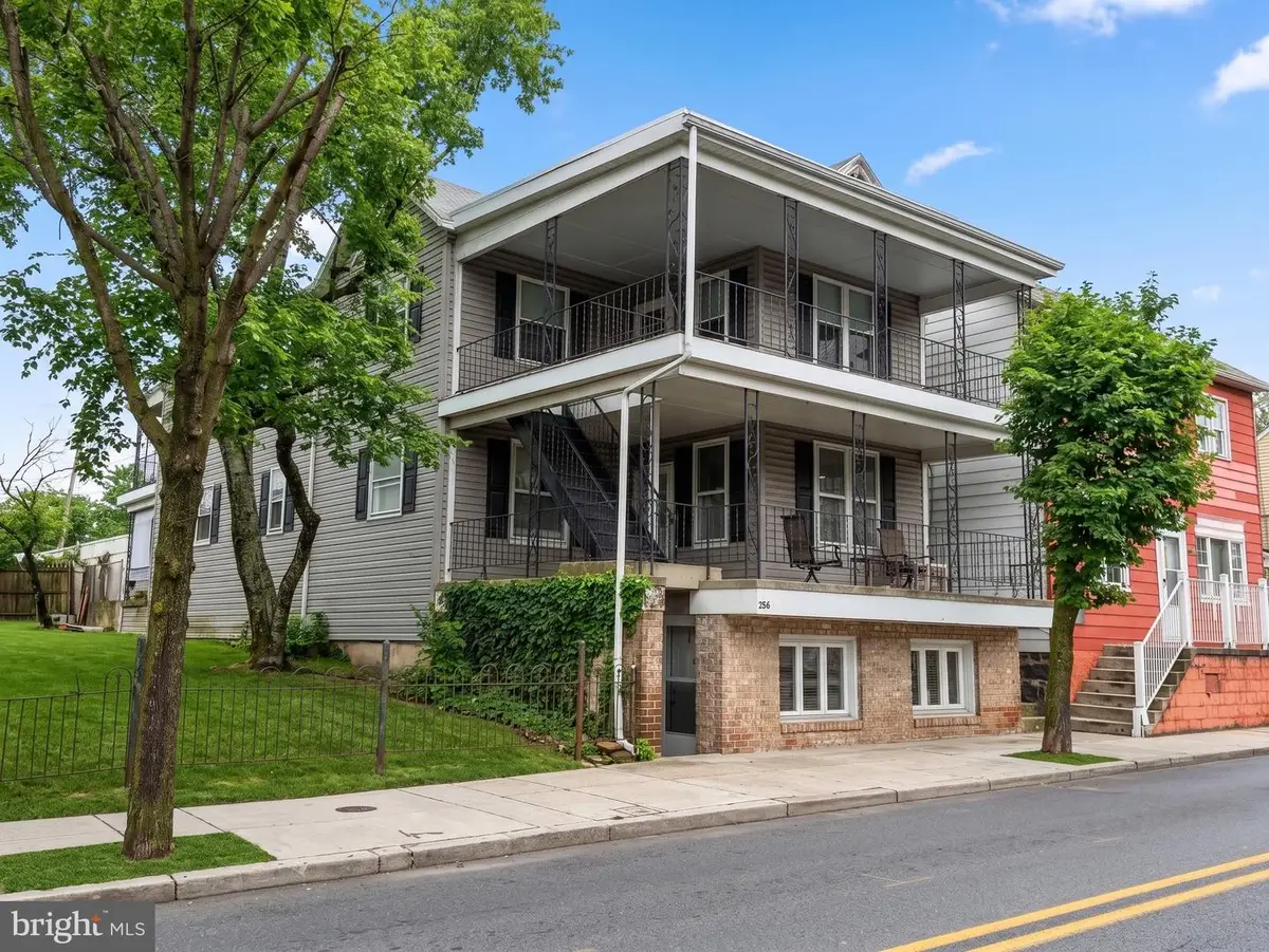 256 S Washington St, Gettysburg, PA 17325 - #1