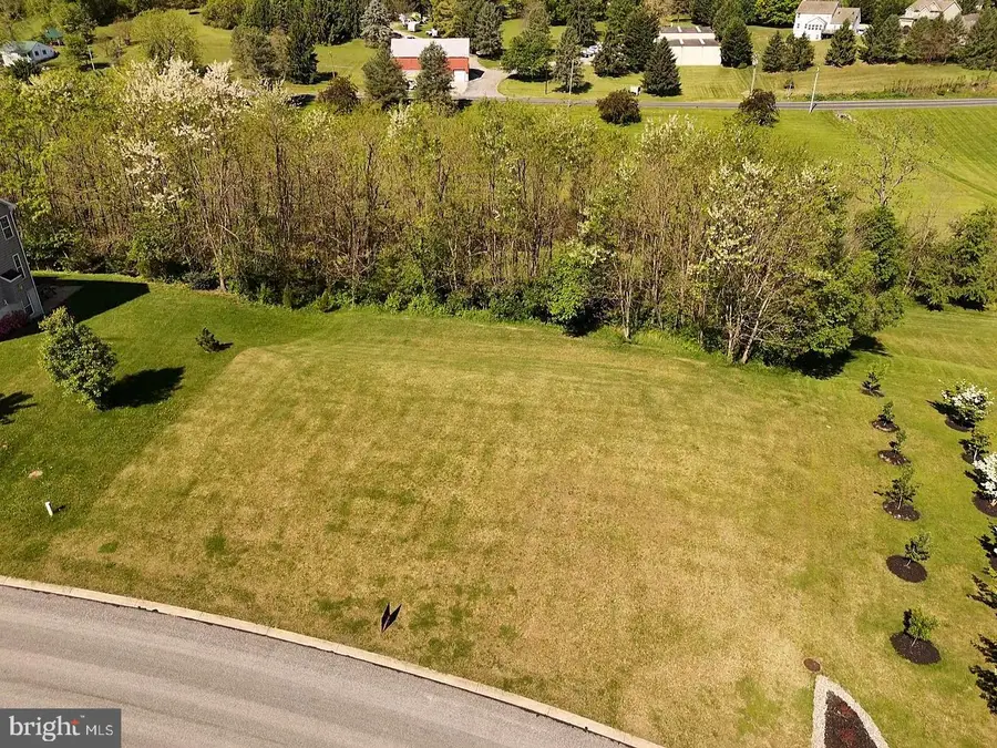 25 S Orchard View Dr, Hanover, PA 17331 - #2