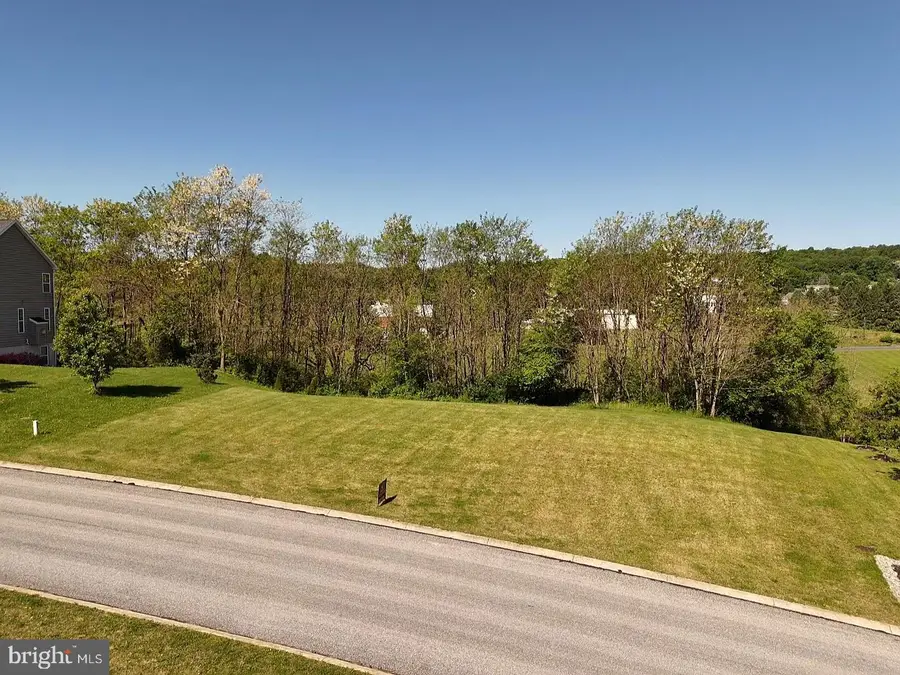 25 S Orchard View Dr, Hanover, PA 17331 - #3