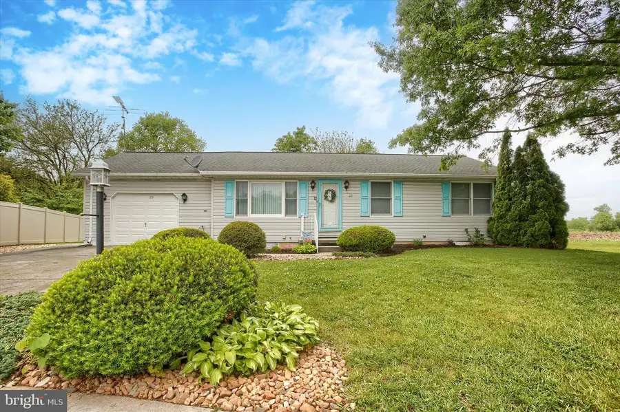 29 Hughes Dr, Abbottstown, PA 17301 - #2