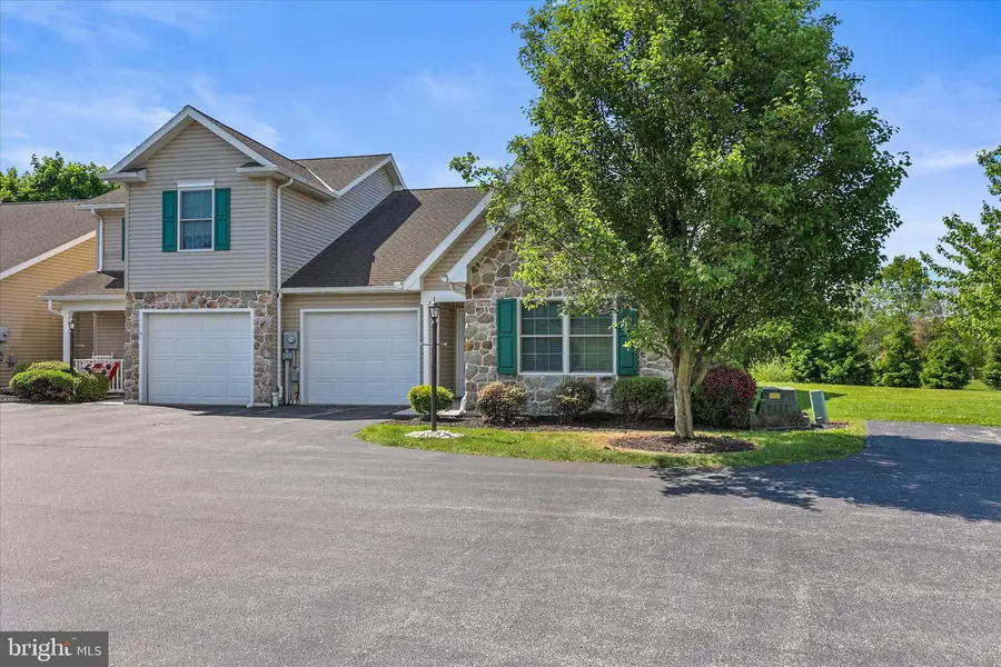5 Oxen Ln, New Oxford, PA 17350 - #2