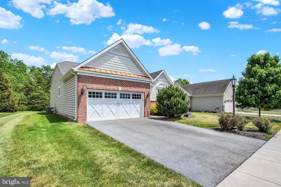 120 Woodhaven Dr, Gettysburg, PA 17325 - #2