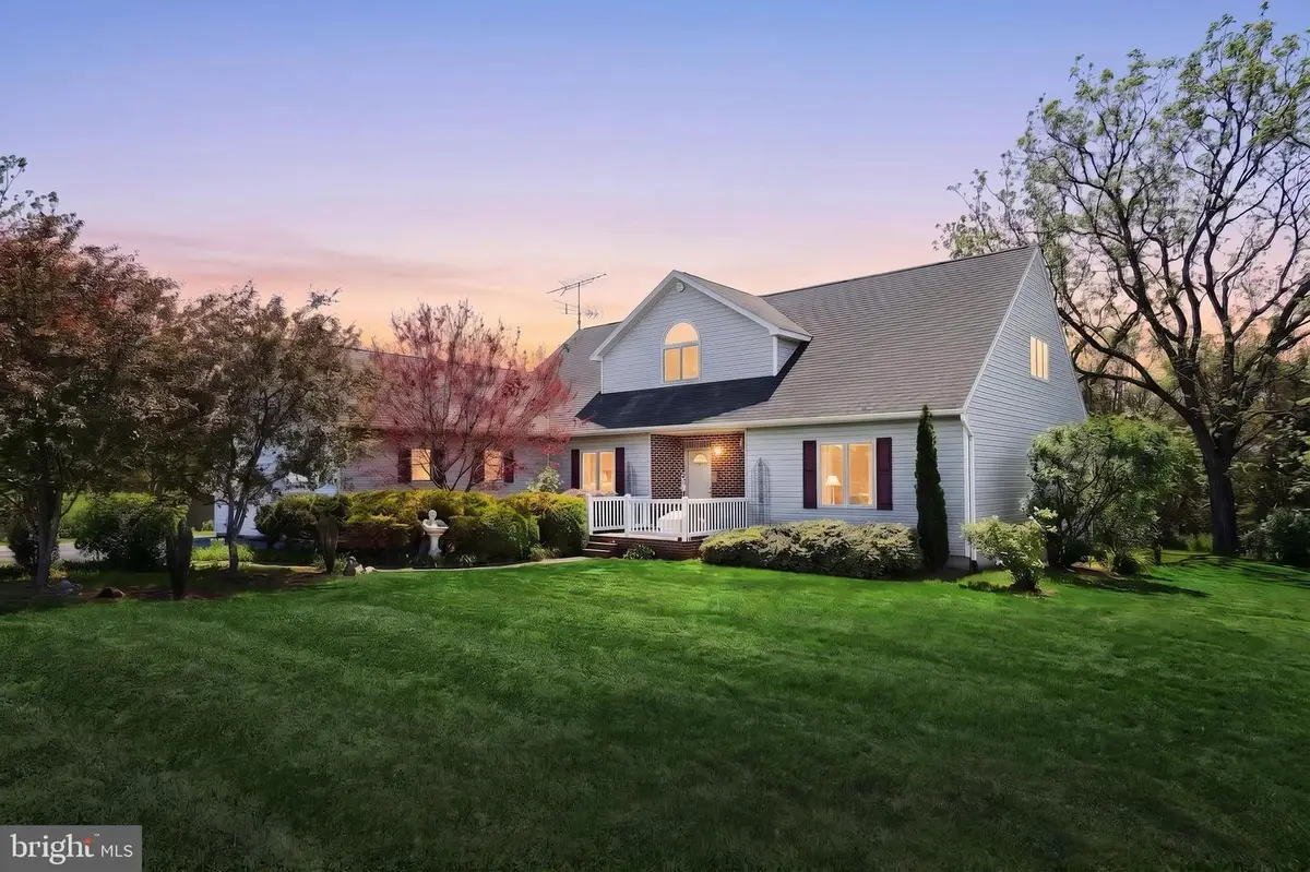 355 Sachs Rd, Gettysburg, PA 17325 - #1