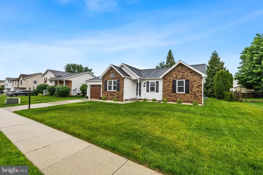 106 Dakota Dr, Hanover, PA 17331 - #2