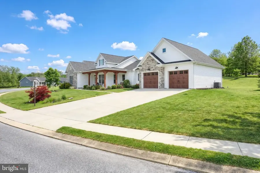 255 Onyx Rd, New Oxford, PA 17350 - #3