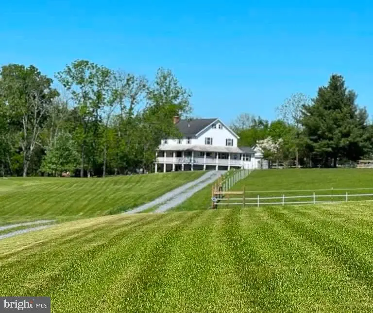341 Schwartz Rd, Gettysburg, PA 17325 - #1