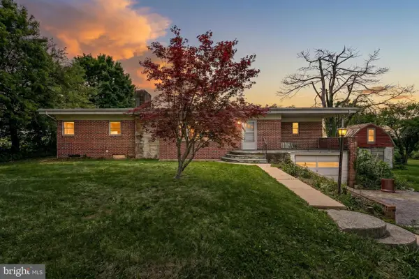 9 Pine Grove Rd, HANOVER, PA 17331