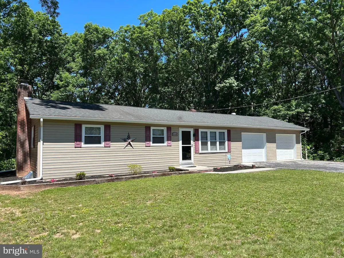 259 Hoffman Rd, Gettysburg, PA 17325 - #1