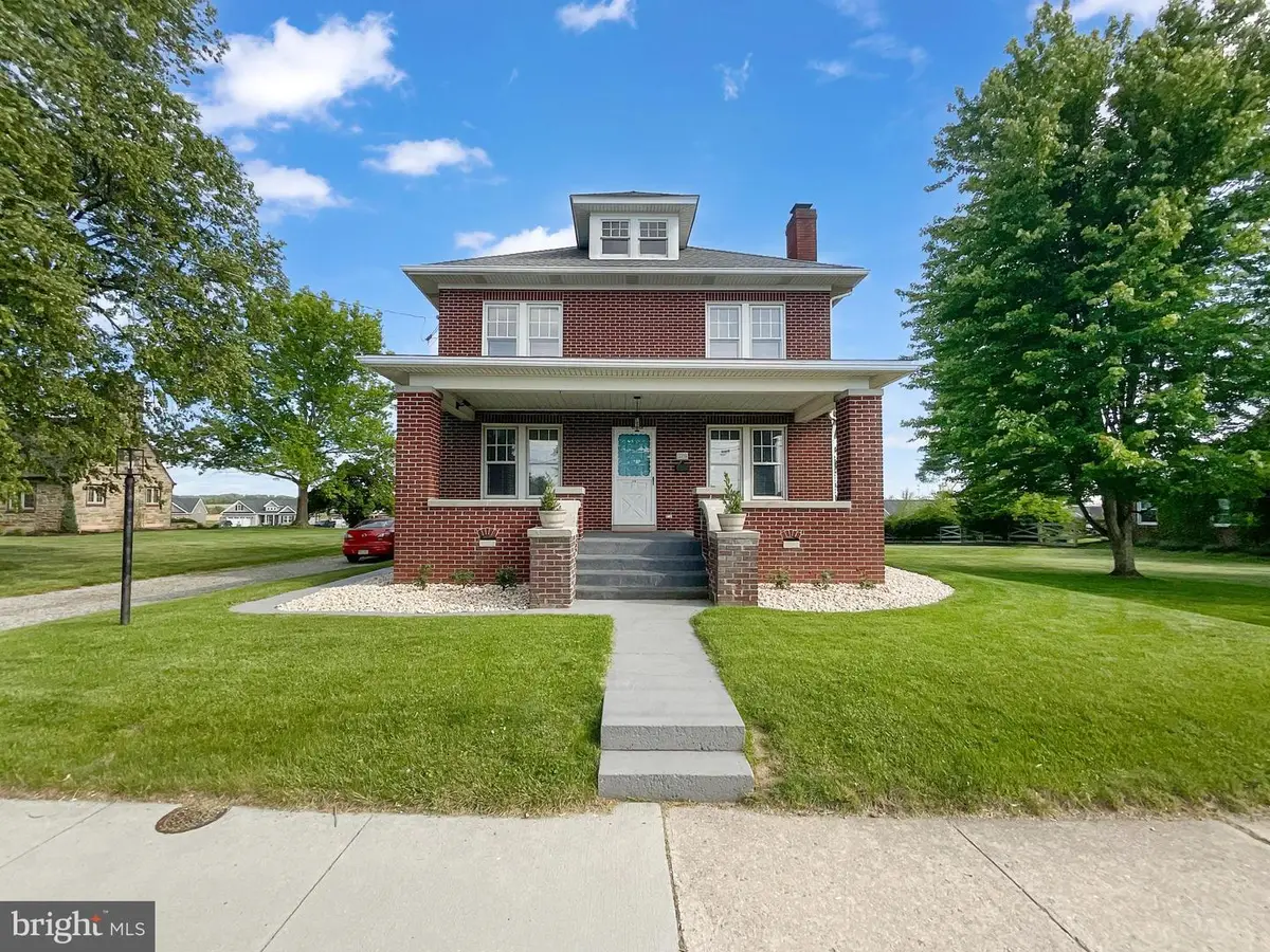 579 E King St, Littlestown, PA 17340 - #1