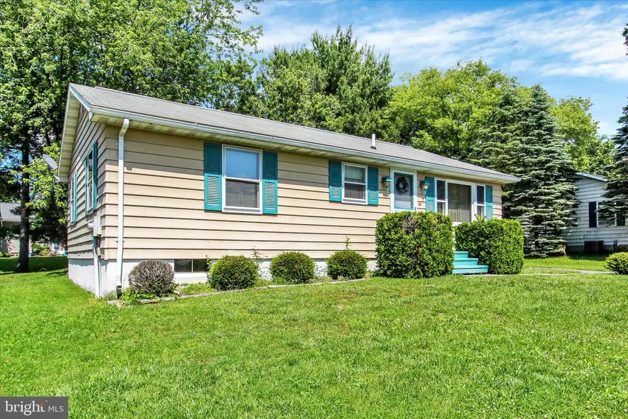 10 Cherry Ct, New Oxford, PA 17350 - #3