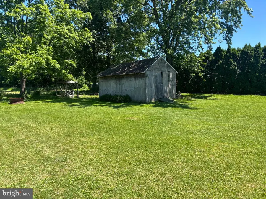 20 Commerce St, New Oxford, PA 17350 - #3
