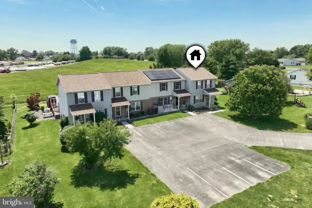 112 Billerbeck St, New Oxford, PA 17350 - #1