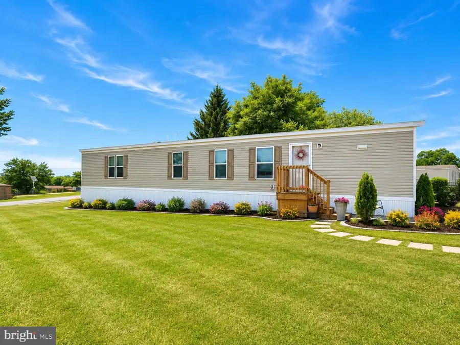 16 Jacqueline Dr, New Oxford, PA 17350 - #2