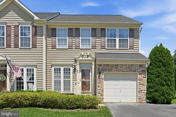 281 Maple Dr, HANOVER, PA 17331