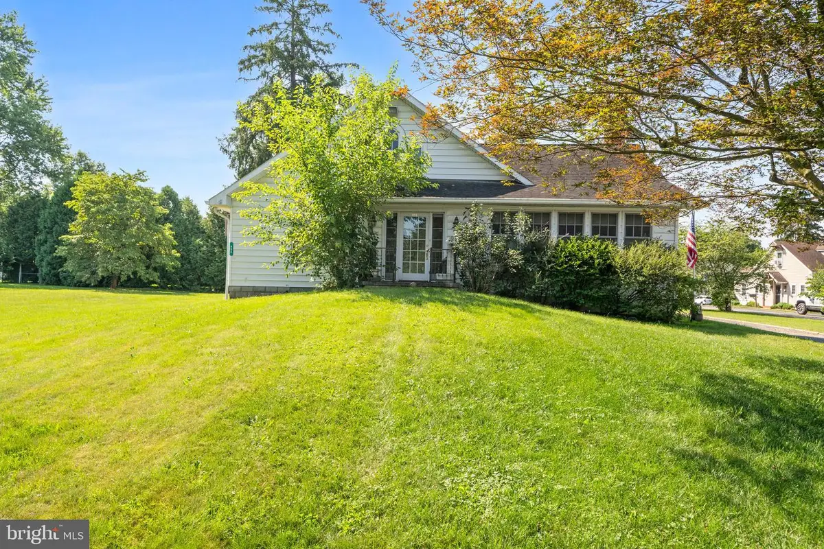 956 Fairfield Rd, Gettysburg, PA 17325 - #1