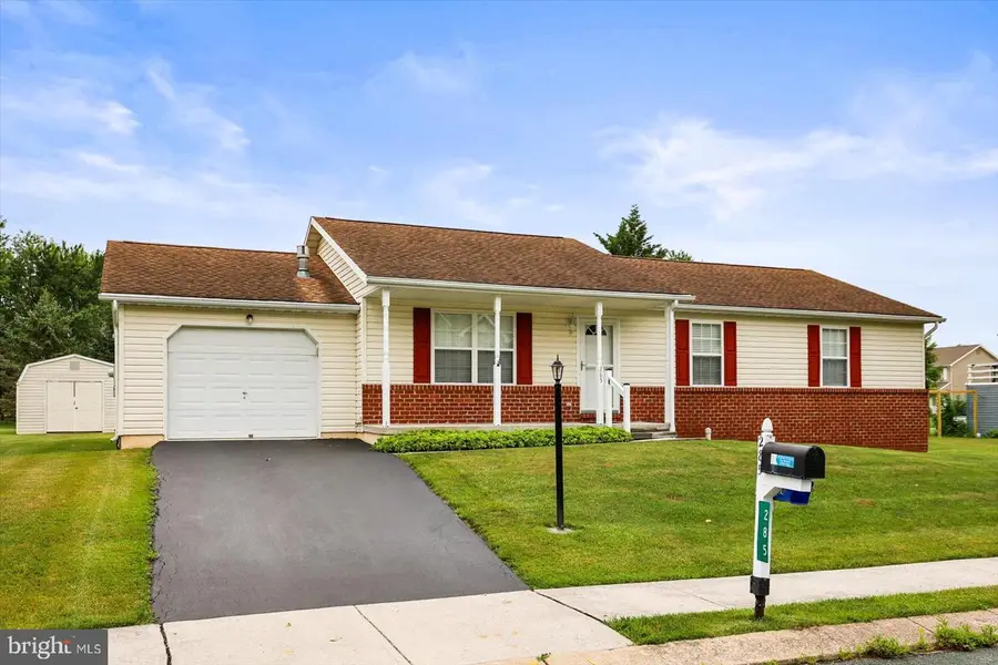 285 Drummer Dr, New Oxford, PA 17350 - #2