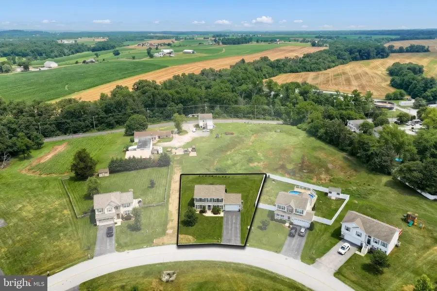220 W Crest View Ln, Gettysburg, PA 17325 - #3
