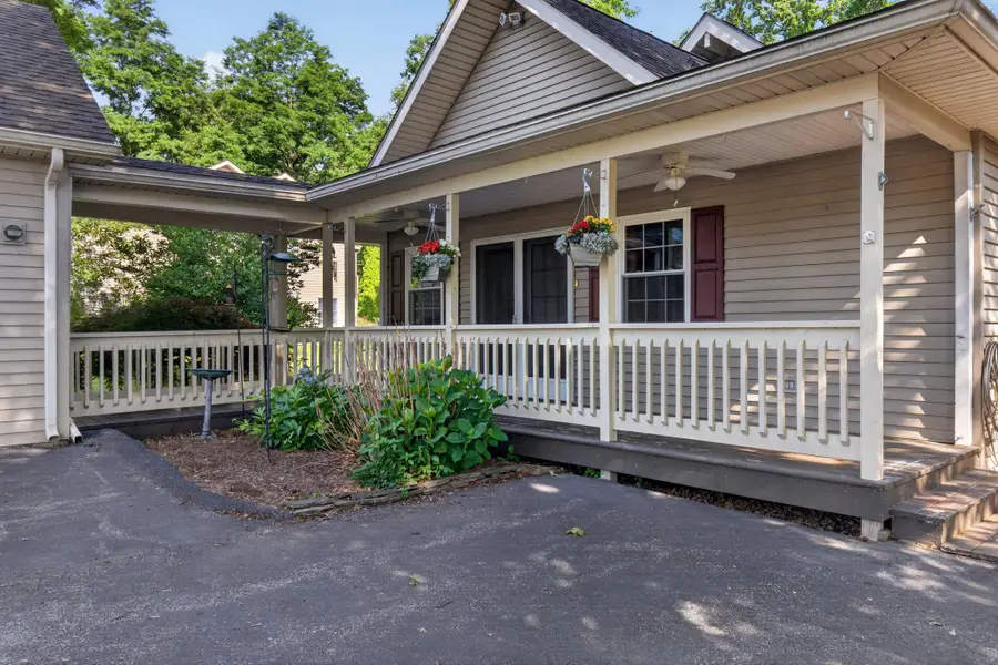 15 Howard Dr, East Berlin, PA 17316 - #2