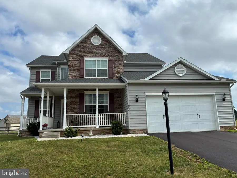 224 Friendly Dr, Hanover, PA 17331 - #2