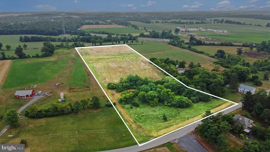 80 Woodside Rd, Gettysburg, PA 17325 - #3