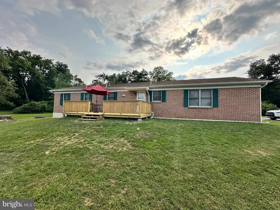 12 Longstreet Dr, East Berlin, PA 17316 - #3