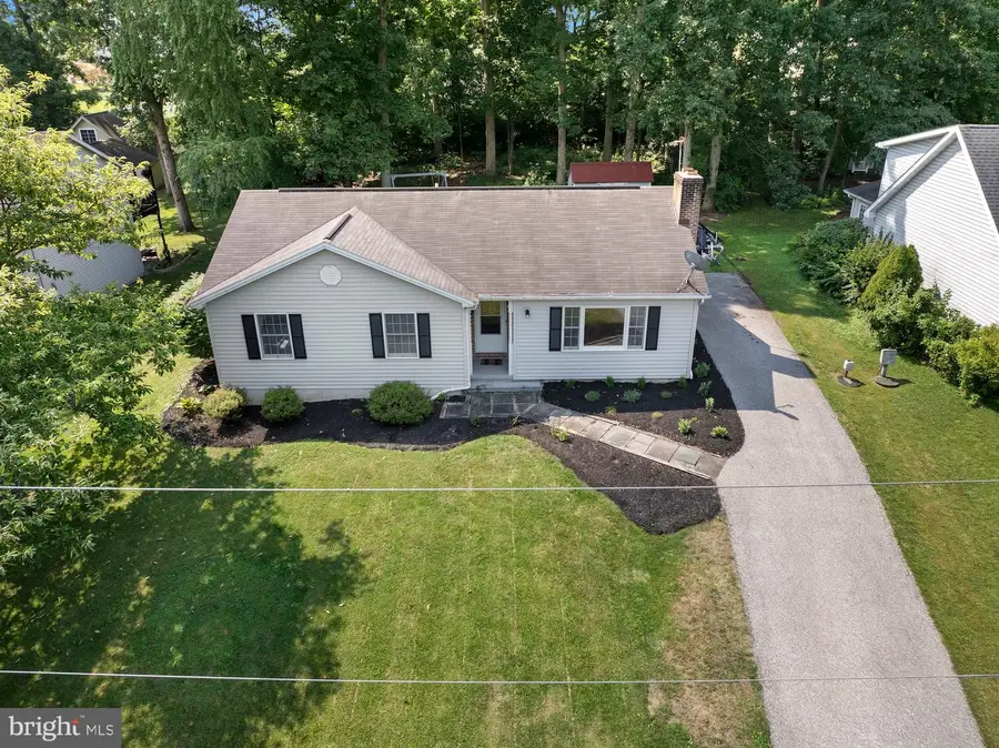 16 Halleck Dr, East Berlin, PA 17316 - #2