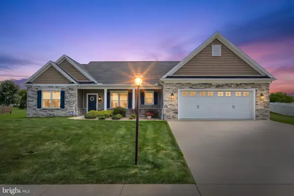 15 Onyx Rd, NEW OXFORD, PA 17350