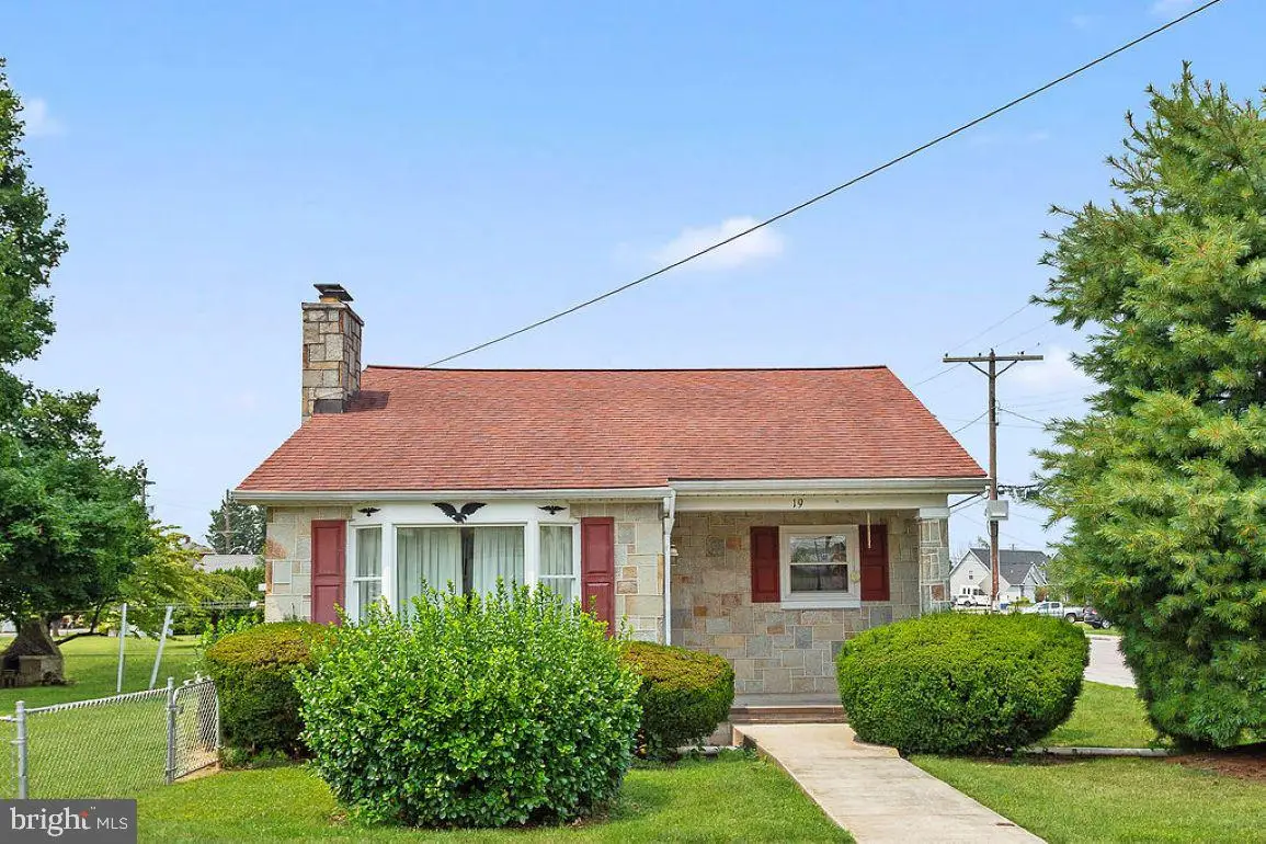19 N Jefferson St, Hanover, PA 17331 - #1