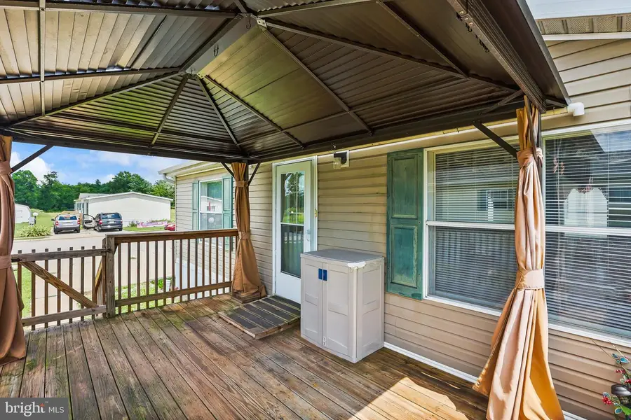 29 Hampshire Dr, New Oxford, PA 17350 - #2
