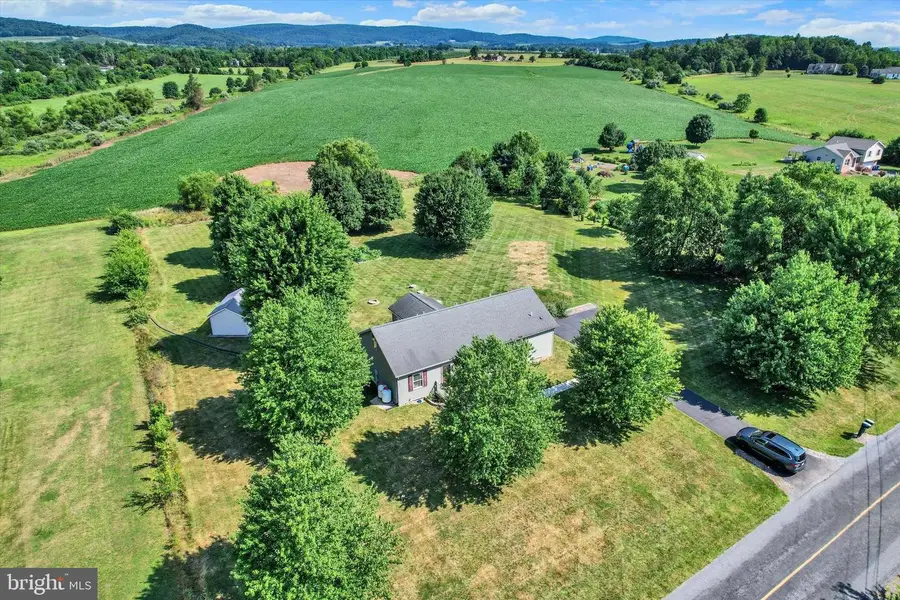 1017 Railroad Ln, Orrtanna, PA 17353 - #2