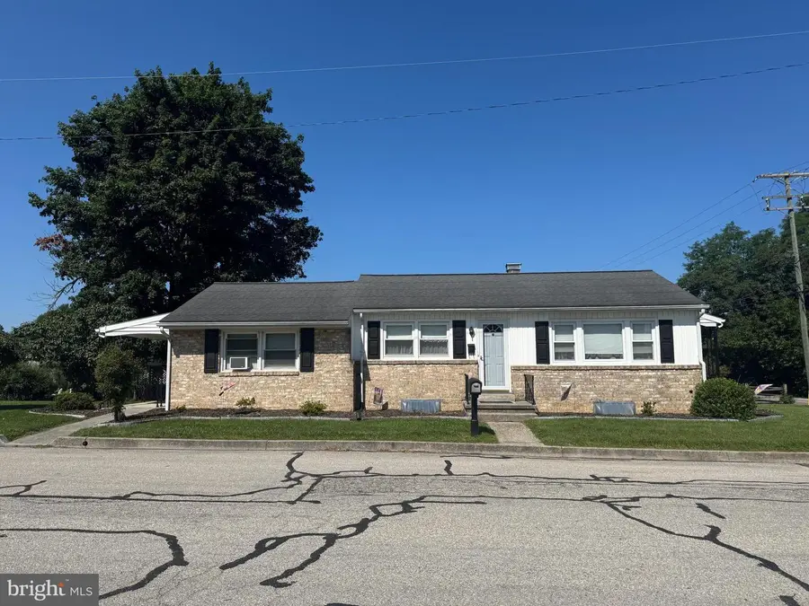 1000 W Elm Ave, Hanover, PA 17331 - #2